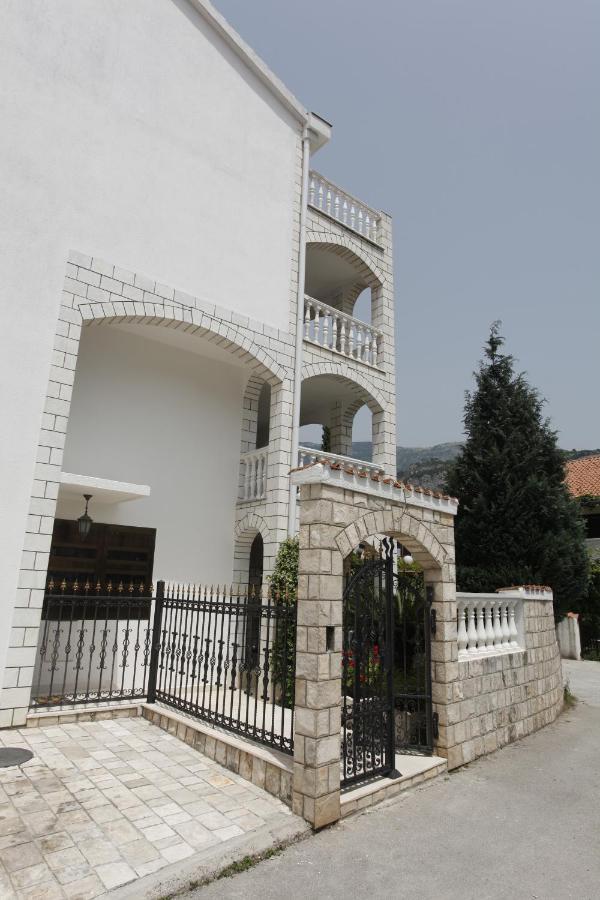 Apartments Perovic Будва Екстер'єр фото