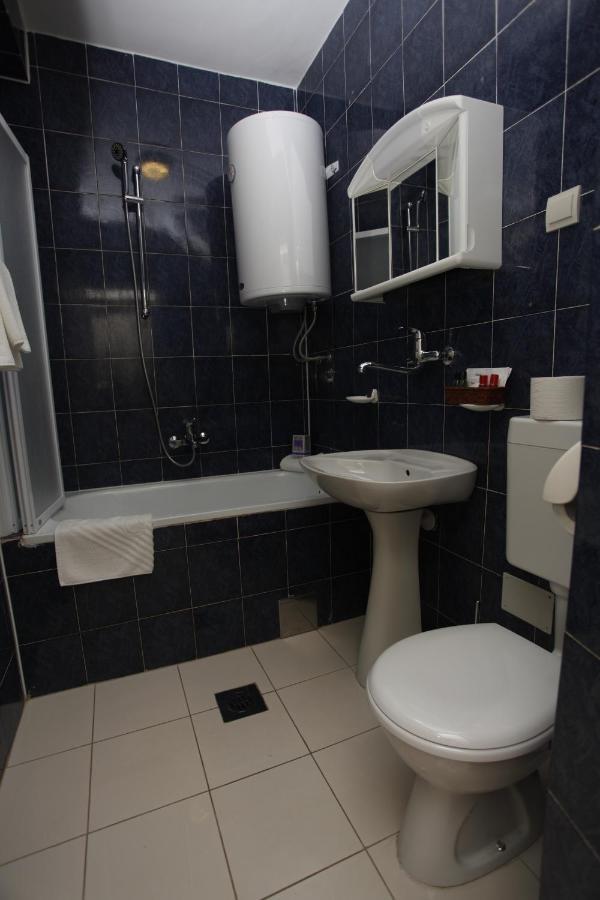 Apartments Perovic Будва Екстер'єр фото